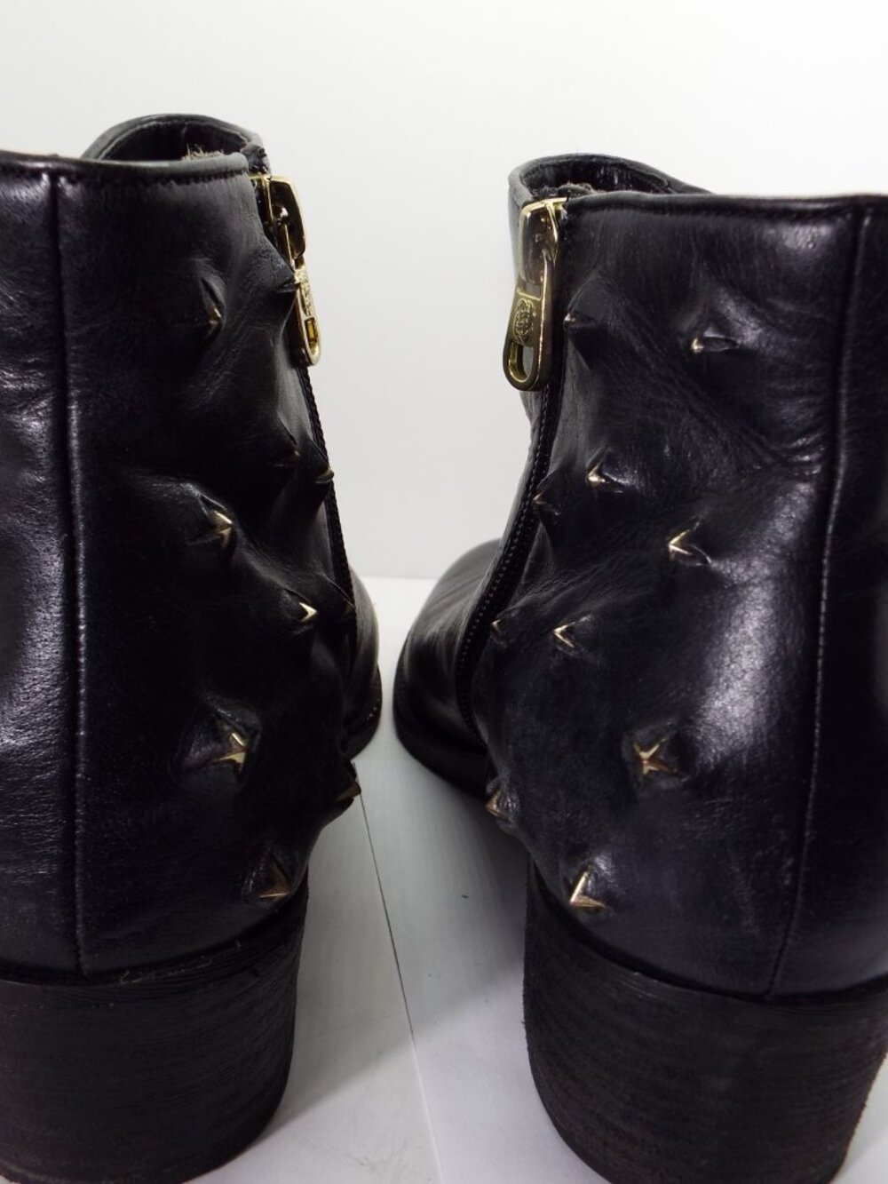 Elliot Lucca Black Leather Women's Studded Boots Size 8.5 - Picture 7 of 9